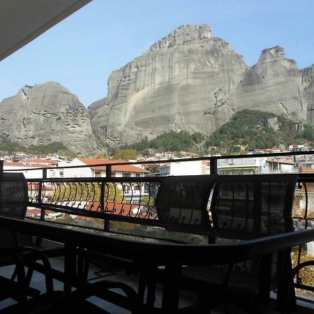Meteora Panorama At The City Center Kalambaka Zewnętrze zdjęcie