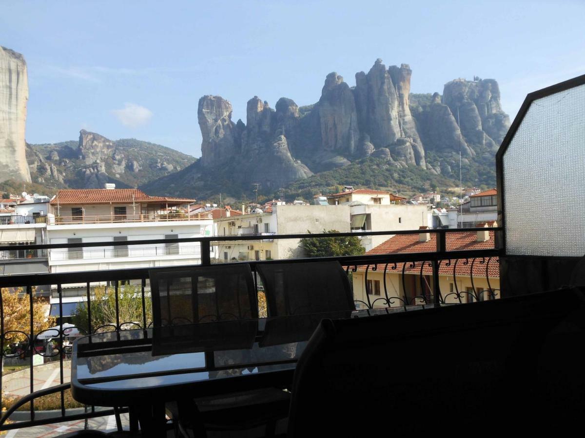 Meteora Panorama At The City Center Kalambaka Zewnętrze zdjęcie